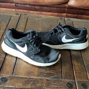 Used men’s nikes sz 8.5